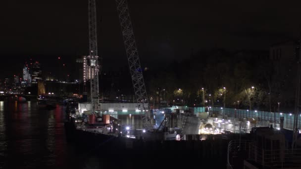 Nachtansicht Des Themse Tideway Tunnel Works Embankment Abgeriegelt — Stockvideo