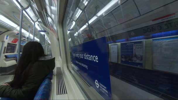Window View Train Departing Station Platform Bond Street Station Londyn — Wideo stockowe