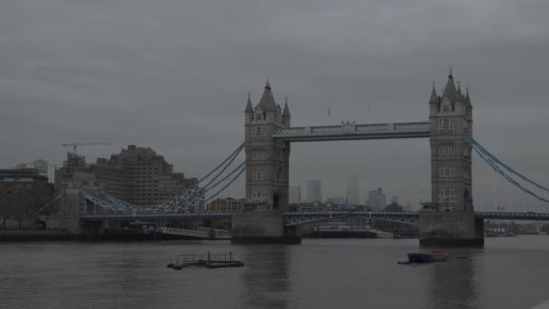 Tower Bridge Visades Mulen Dag London Låst — Stockvideo
