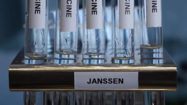 Janssen Covid Vaccine Test Tubes Rack Pomalý Panel Nahoru Zavřít — Stock video