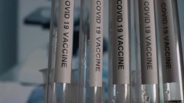Sputnik Covid Vaccine Test Tube Φιαλίδια Εργαστηριακό Σάκο Γείρε Κάτω — Αρχείο Βίντεο