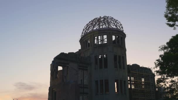 Bomba Atomica Cupola Durante Tramonto Della Sera Bloccato Angolo Basso — Video Stock