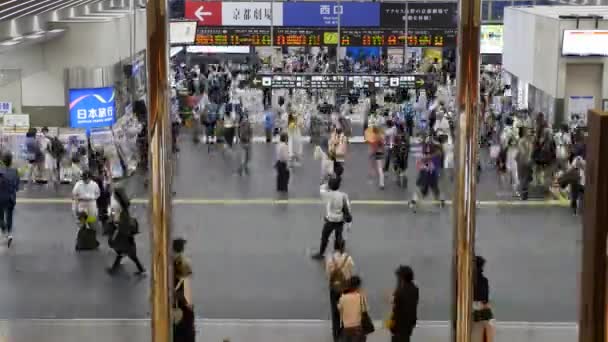 Penumpang Stasiun Kereta Api Kyoto Timelapse Terkunci — Stok Video