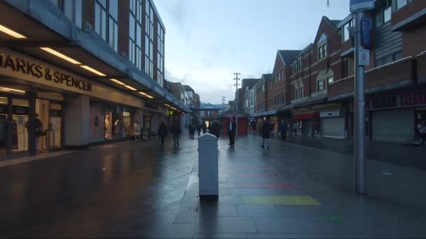 Shoppers Anns Road Tijdens Lockdown Harrow Overcast Skies Afgesloten — Stockvideo