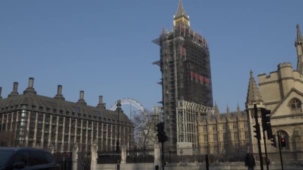 Big Ben Covered Scaffolding Repair Work Viewed Parliament Square Locked — Stock video