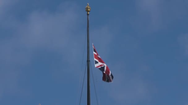 British Union Jack Flag Félárbocon Repül Westminsterben Lezárva — Stock videók