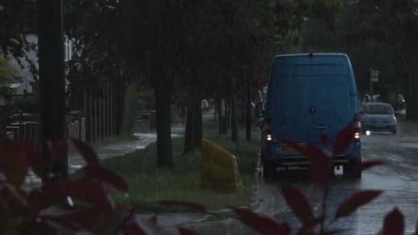 Dismal Rainy Day Looking Residential Street Blue Parked Van Traffic — Stock Video