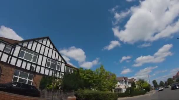 Pov Guidare Lungo Parkside Way North Harrow Houses Guardando Alto — Video Stock