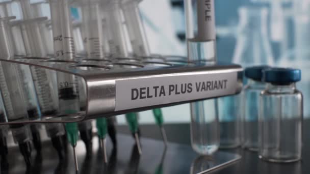 Delta Variant Test Tube Зразки Флаконів Які Розміщуються Стійці Заблокований — стокове відео