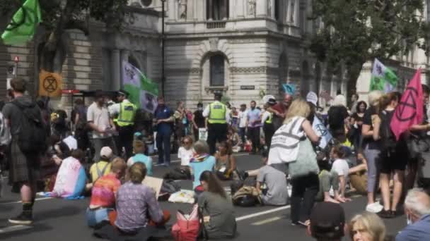 Protestantes Fora Receita Alfândega Londres Bloqueado — Vídeo de Stock