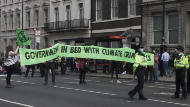 Manifestação Rebelião Extinção Parliament Street Londres Trancada — Vídeo de Stock