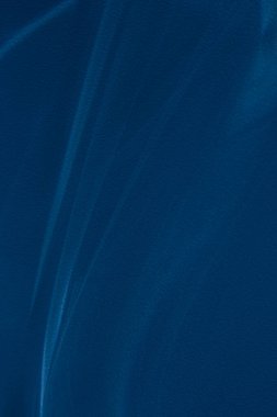 Koyu mavi arka plan, gölgeler ve dokulu duvarda parlak çizgiler. Ürün sunumu, maketi, şablonu, posterleri ve duvar kağıtlarını kaplamak için yaratıcı Copyspace. Soyutlama. Minimalizm.