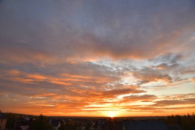 Tula 'nın üzerinde parlak şafak