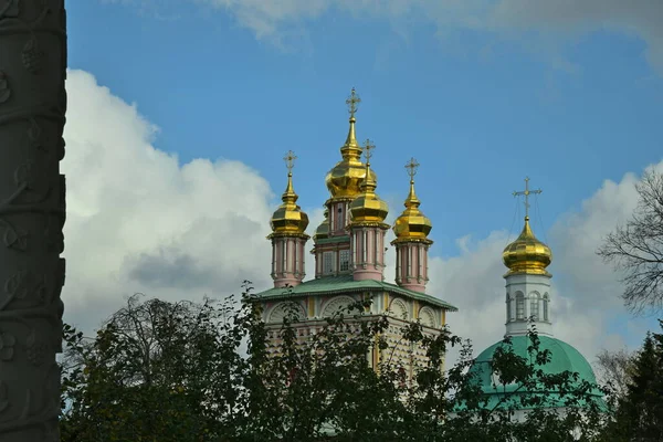 Kościół Narodzenia Jana Chrzciciela Trójcy Świętej Sergiusz Ławra — Zdjęcie stockowe