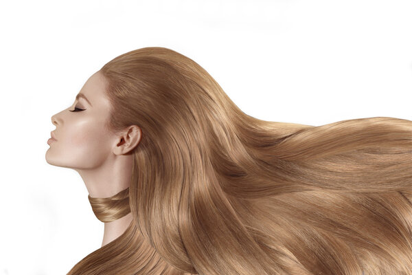 Девушка с длинными волосами
