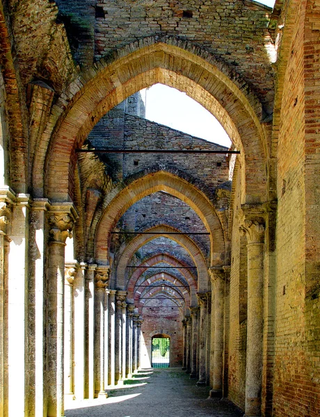 Wewnętrzny układ opactwa San Galgano, Toskania. — Zdjęcie stockowe