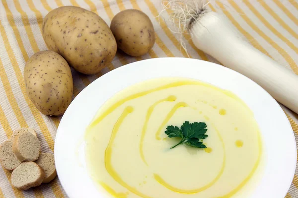 Italian potato and leek soup — Stock Photo, Image