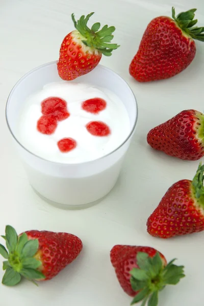 Fresh yogurt's mousse with strawberry cream — Stock Photo, Image