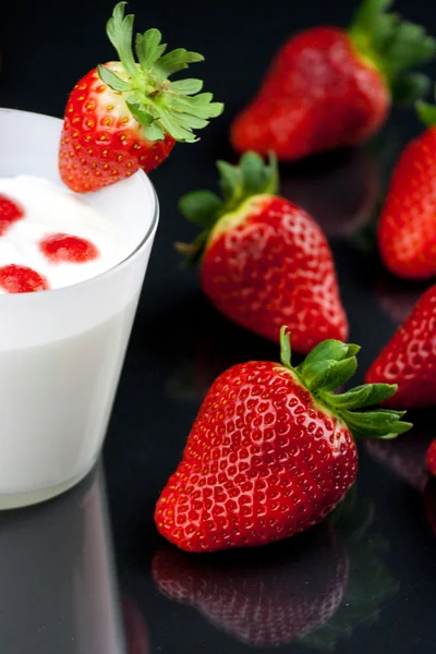 Fresh yogurt's mousse with strawberry cream — Stock Photo, Image