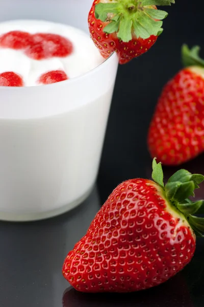 Fresh yogurt's mousse with strawberry cream — Stock Photo, Image