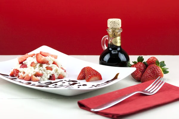 Strawberry risotto with traditional italian balsamic vinegar — Stock Photo, Image