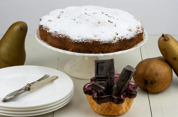 Gâteau italien avec ricotta, poires et gouttes de chocolat — Photo