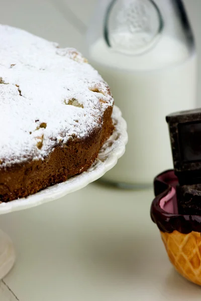 Ιταλική τούρτα με ρικότα, τα αχλάδια και σταγόνες σοκολάτας — Φωτογραφία Αρχείου
