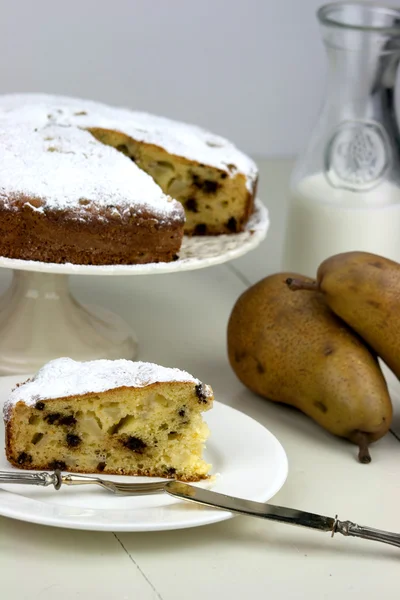 Italian cake with ricotta, pears and drops of chocolate — Stock Photo, Image