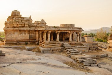 Hampi tapınak kalıntıları