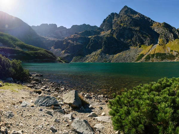 Lago de montaña en las montañas de Tatra —  Fotos de Stock