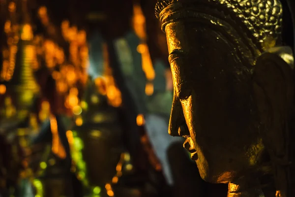 Golden Buddha statues in Pindaya Caves, Myanmar — Stock Photo, Image