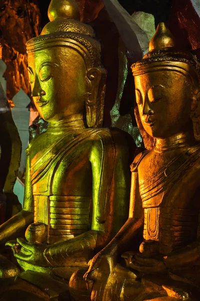 Golden Buddha statues in Pindaya Caves, Myanmar — Stock Photo, Image