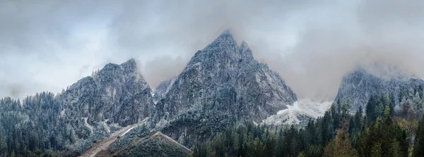 ダッハシュタイン山のパノラマの景色 — ストック写真