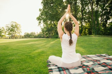 Yoga egzersiz Şehir Parkı