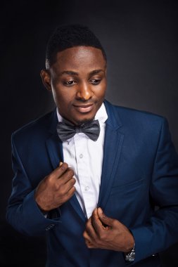 Afro-Amerikan şık yakışıklı