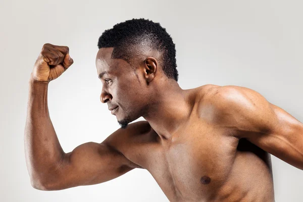 Африканский атлетик без рубашки — стоковое фото