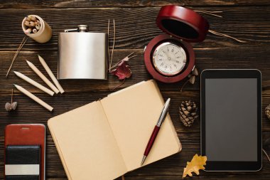 İş amaçlı aksesuarları ahşap tablo