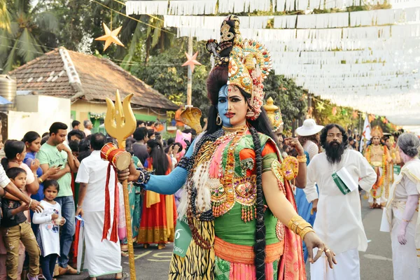 Danza tradicional durante el carnaval de Año Nuevo en Fort Kochi — Foto de Stock