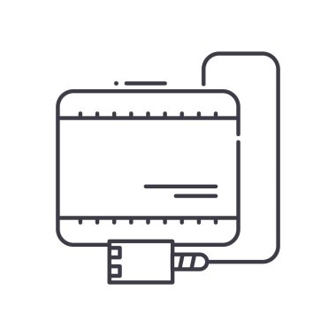Bilgisayar pil simgesi, doğrusal izole edilmiş illüstrasyon, ince çizgi vektörü, web tasarım işareti, düzenlenebilir çizgi konsept sembolü beyaz arkaplan üzerinde.