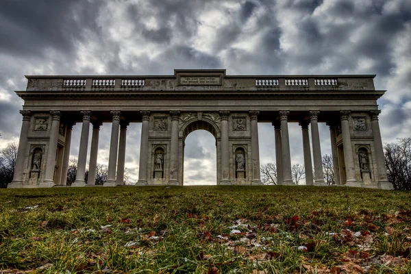 Reistna Colonnade Valtice Con Nubes Dramáticas Temporada Otoño Invierno Moravia — Foto de Stock