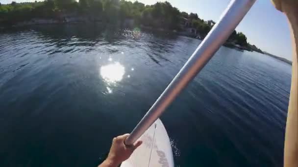 Stand up paddle su un'isola POV — Video Stock