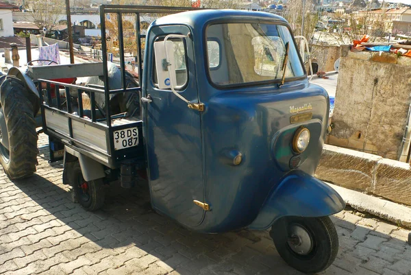 Kayseri Türkei April 2007 Klassisches Leichtes Dreirädriges Nutzfahrzeug Arcelik Lambro — Stockfoto