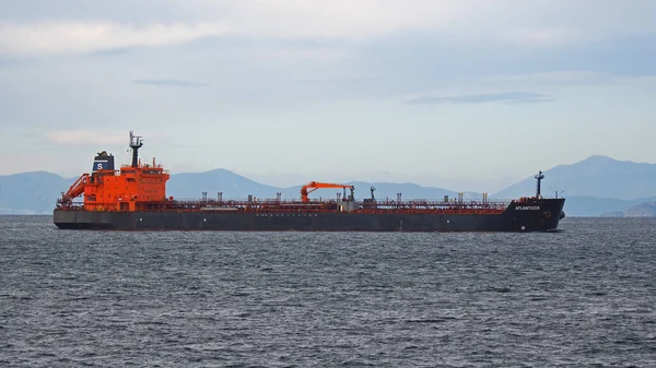 Piraeus Greece February 2020 Oil Tanker Ship Atlanticos Port Piraeus — Stock Photo, Image