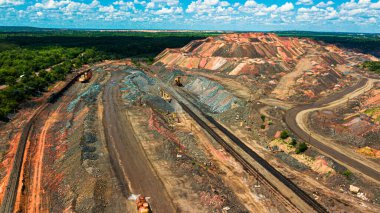 Demir cevheri ocağı demir madenciliği çok büyüktür..