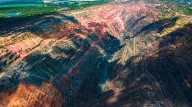 Demir cevheri ocağı demir madenciliği çok büyüktür..