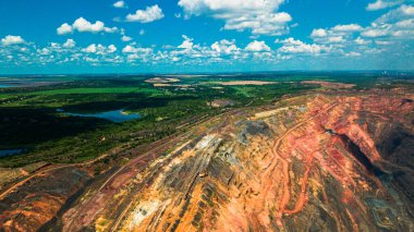 Demir cevheri ocağı demir madenciliği çok büyüktür..