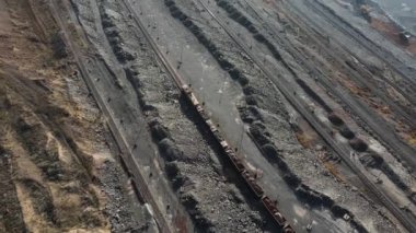 Demir cevheri açık çukur demir cevheri açık çukur hava gözlem 4K video.