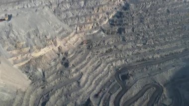 Demir cevheri açık çukur demir cevheri açık çukur hava gözlem 4K video.