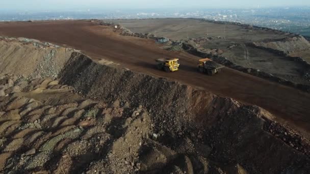 巨型采石场卡车采石场空中摄像采石场 — 图库视频影像