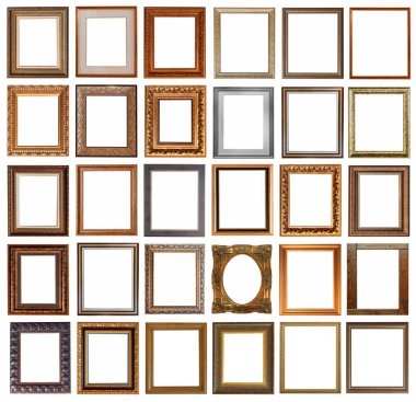 Beyaz arka planda izole edilmiş antika altın kaplama tabloların çerçeveleri